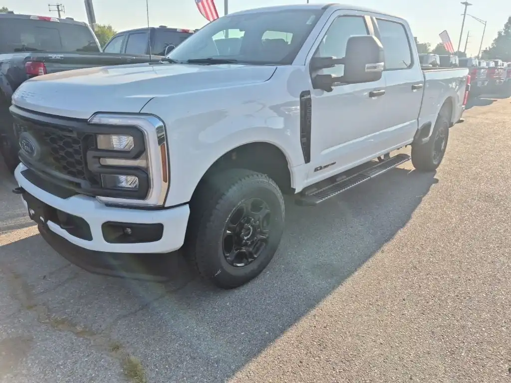 2026 Ford F-250 XL 4x4 Crew Cab 6-3/4' Box's photo