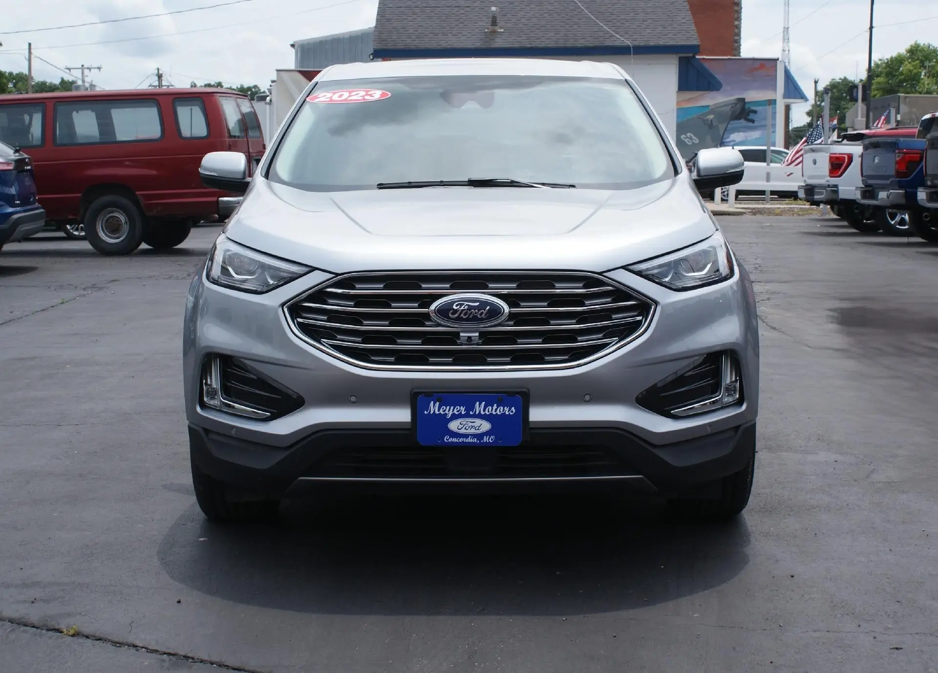 2023 Ford Edge Titanium AWD photo 3