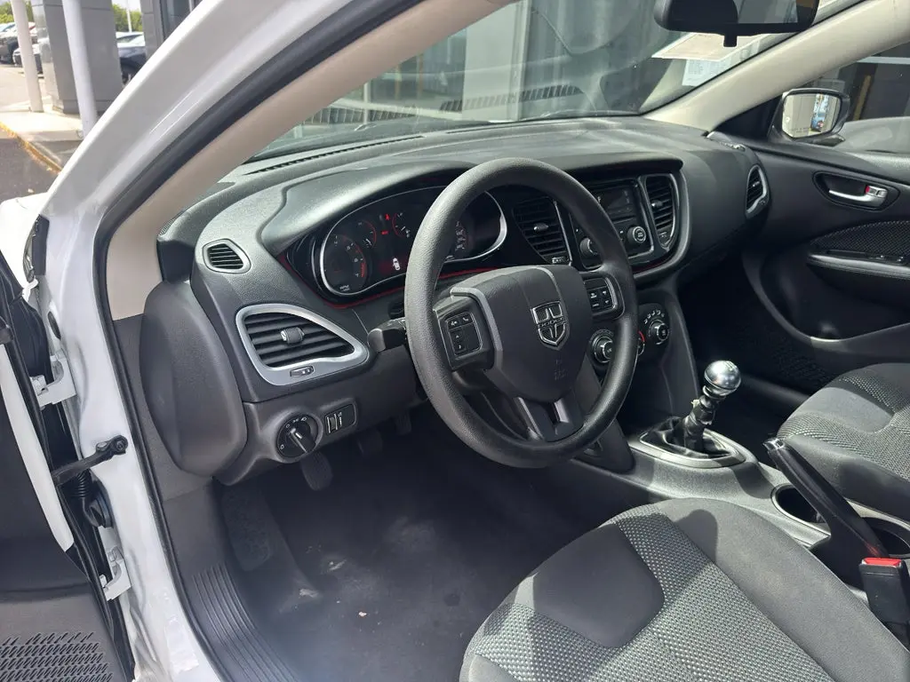 2016 Dodge Dart 2.0 SE photo 3