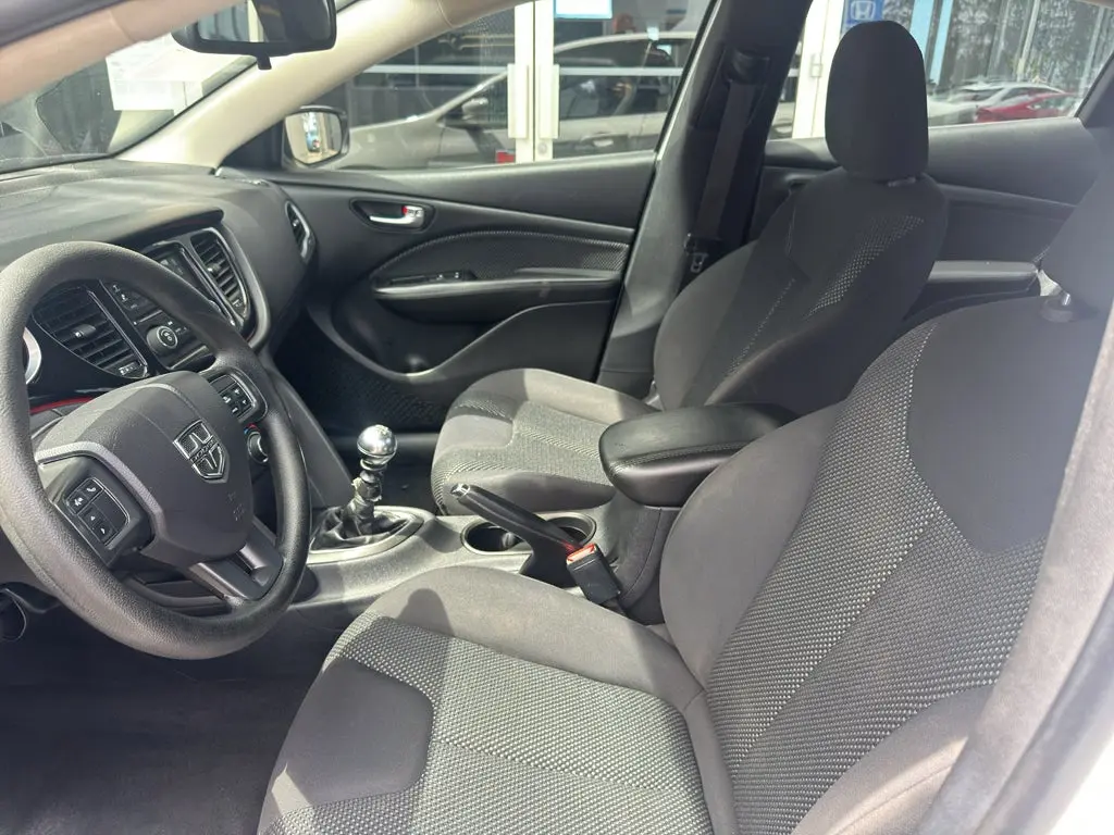 2016 Dodge Dart 2.0 SE photo 4