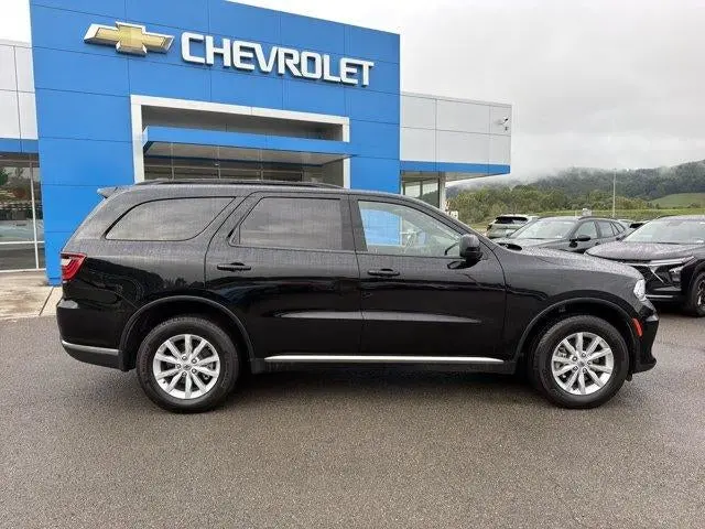 2024 Dodge Durango SXT AWD Plus photo 3
