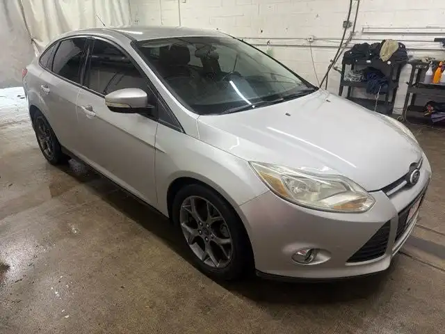 2013 Ford Focus SE Sedan's photo