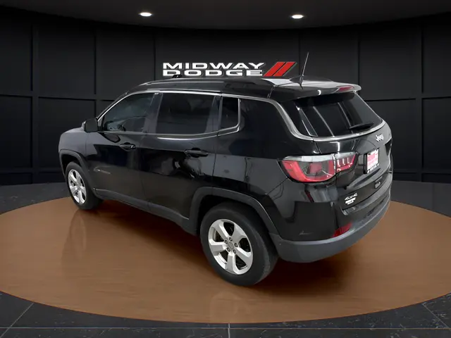 2018 Jeep Compass Latitude 4WD photo 3