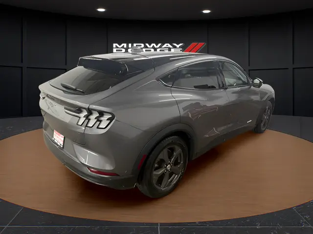 2021 Ford Mustang-Mach-e Select photo 4