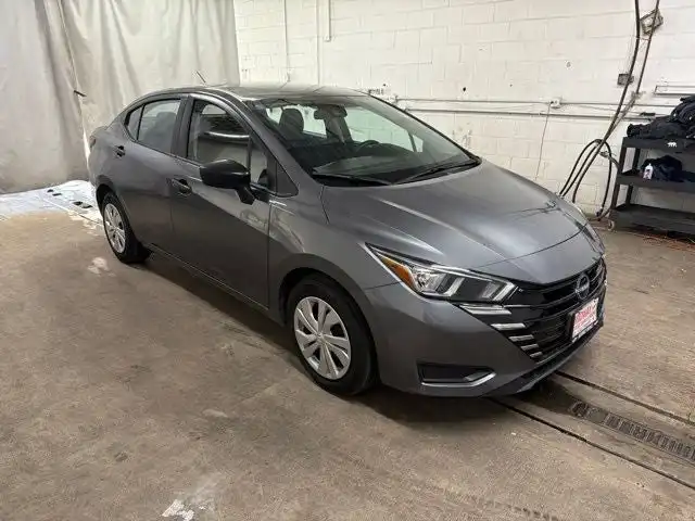 2024 Nissan Versa 1.6 S CVT's photo