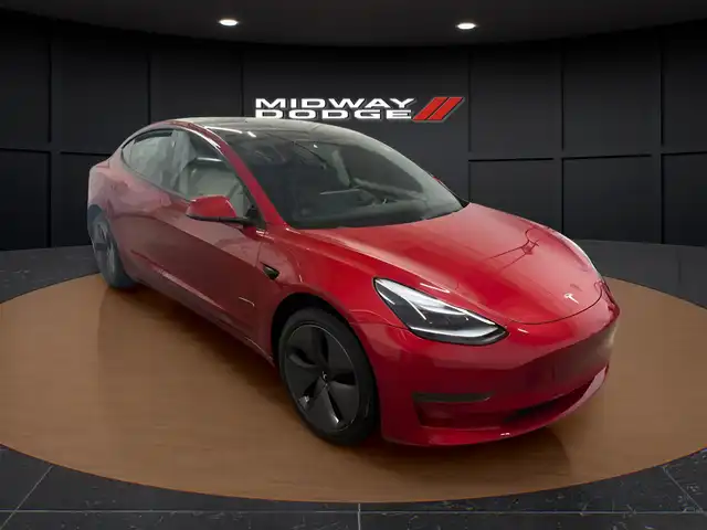 2022 Tesla Model 3 Standard Range Plus's photo
