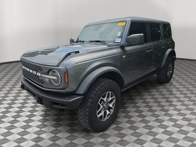 2022 Ford Bronco Badlands 4WD photo 3
