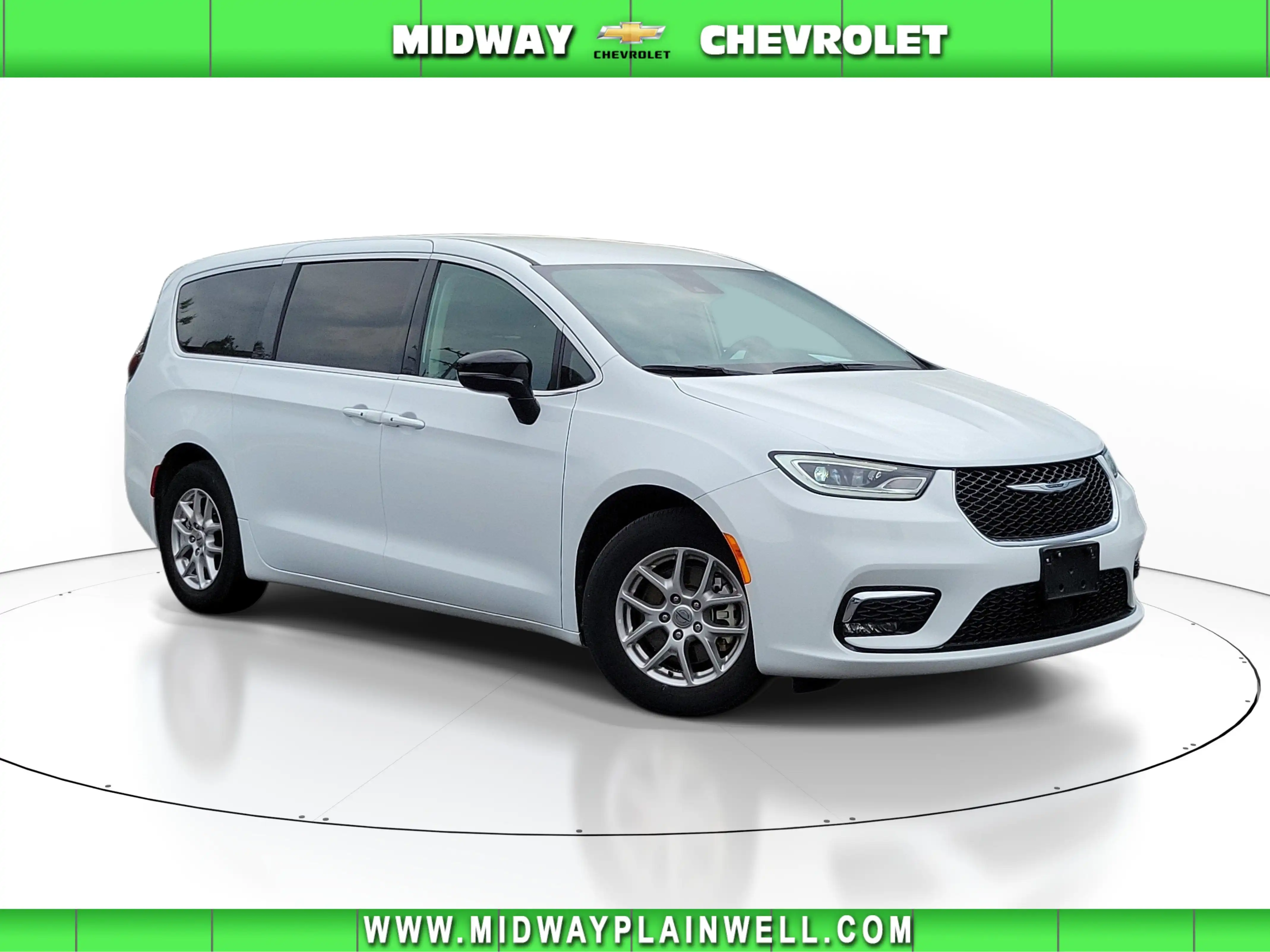 2024 Chrysler Pacifica Touring L's photo