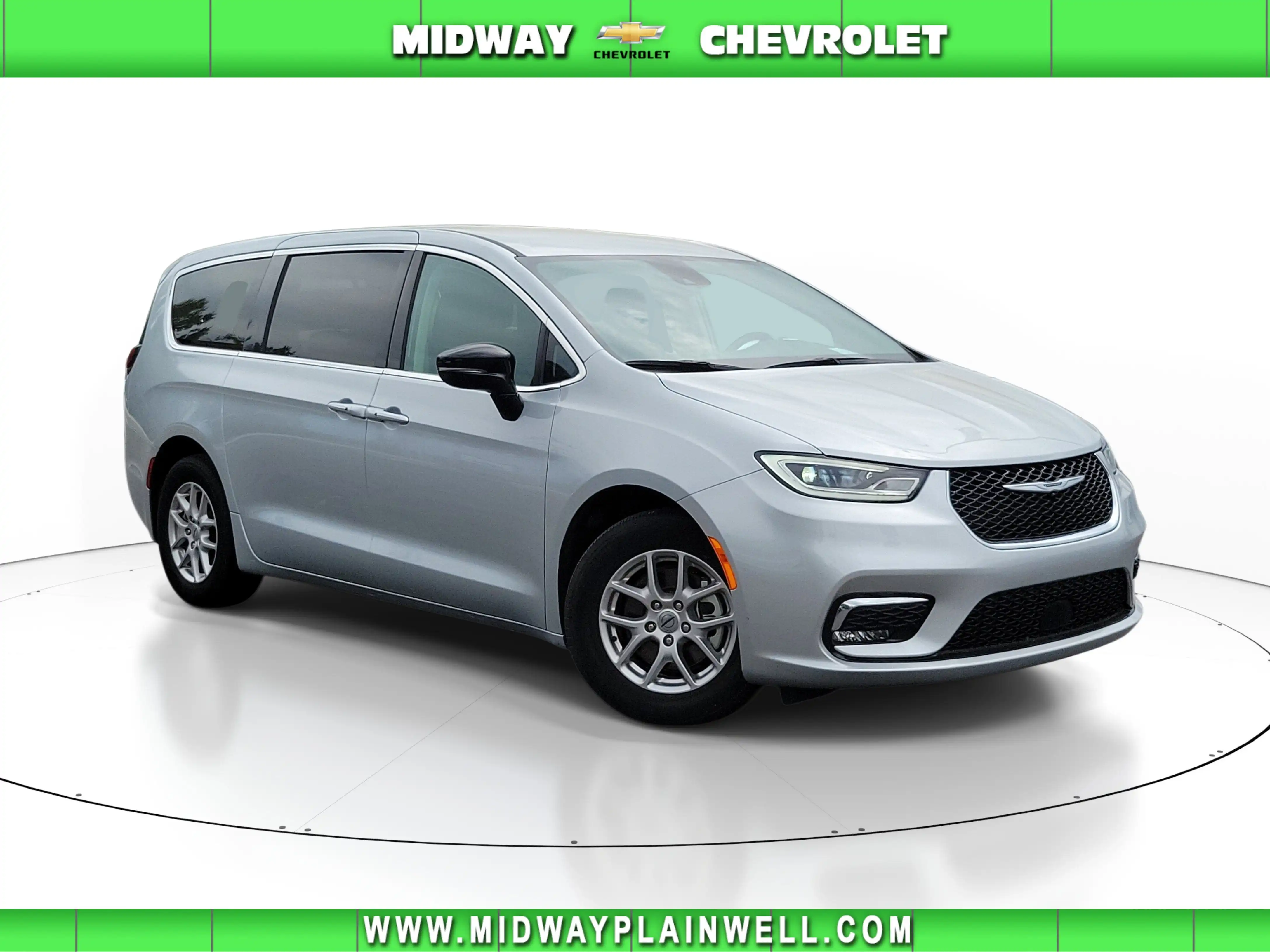 2024 Chrysler Pacifica Touring L's photo
