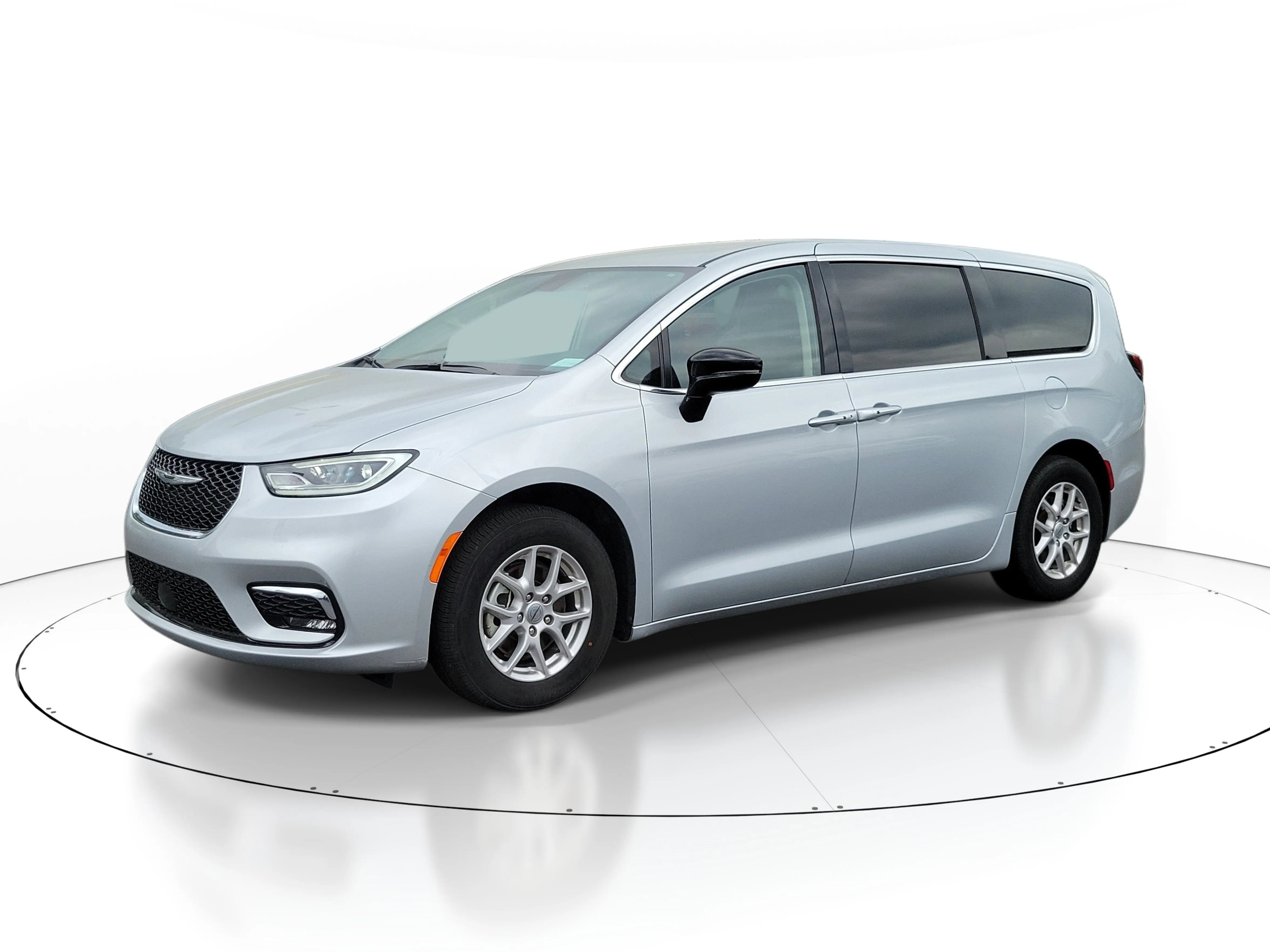 2024 Chrysler Pacifica Touring L photo 4