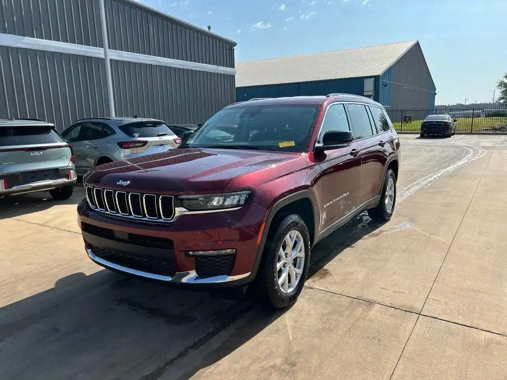 2023 Jeep Grand Cherokee L Limited 4x4's photo