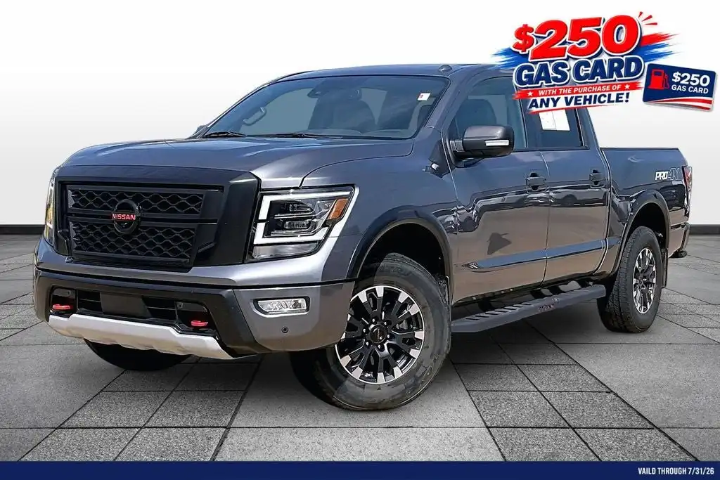 2021 Nissan Titan PRO-4X 4X4 Crew Cab's photo