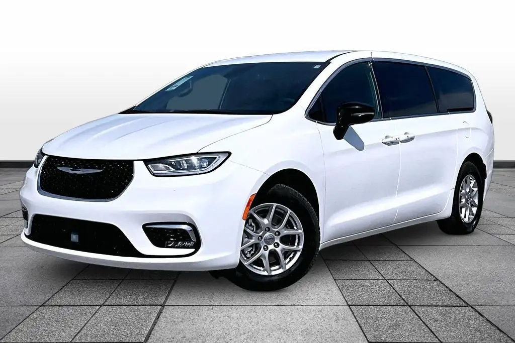 2025 Chrysler Pacifica Select photo 1