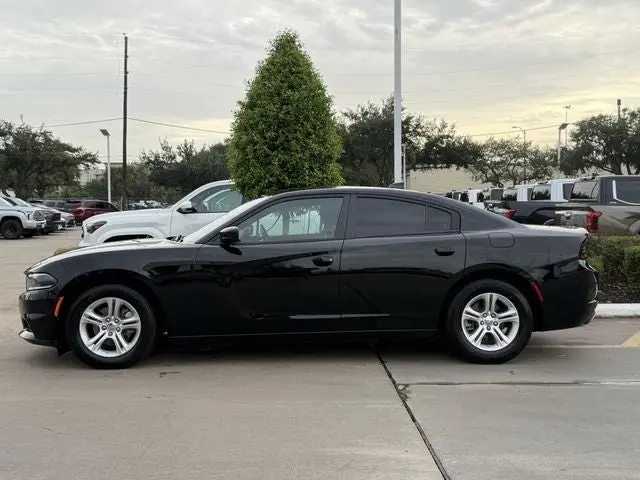 2023 Dodge Charger SXT photo 3