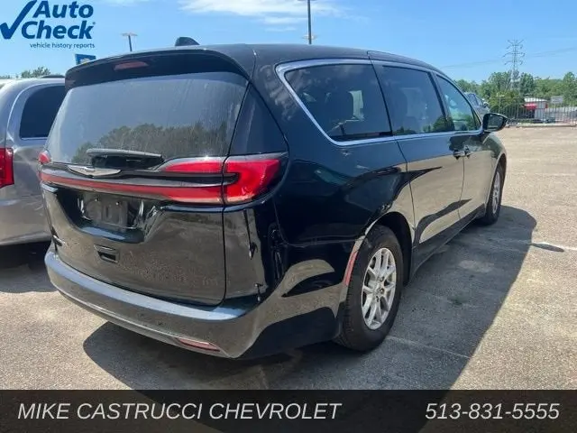 2025 Chrysler Pacifica Select photo 3