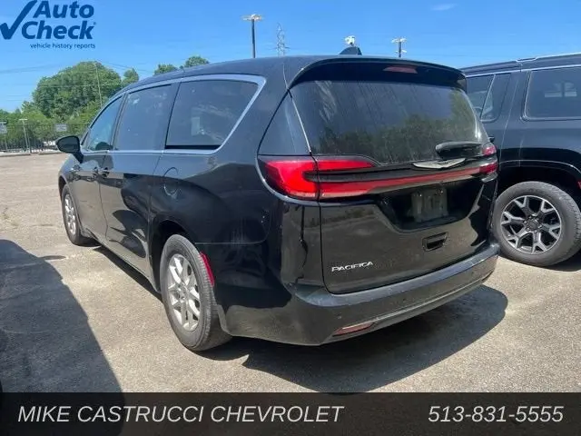 2025 Chrysler Pacifica Select photo 4