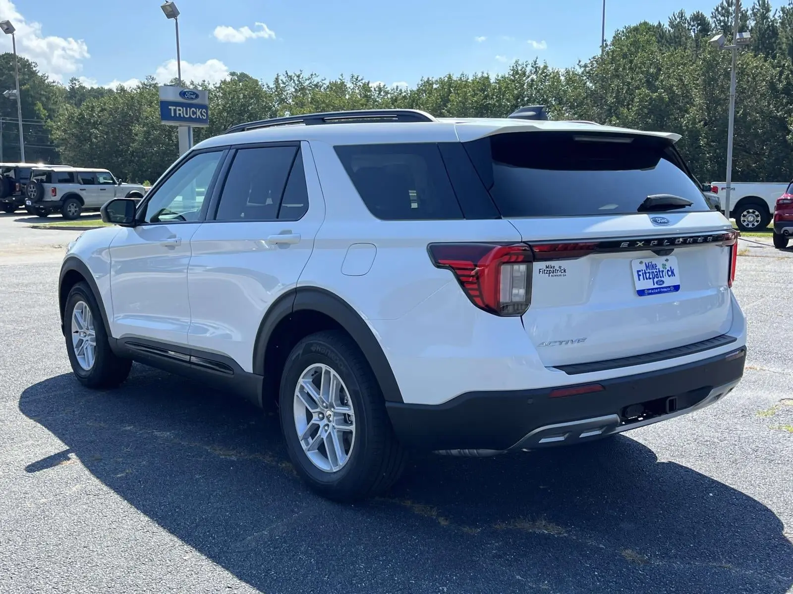 2026 Ford Explorer Active photo 4