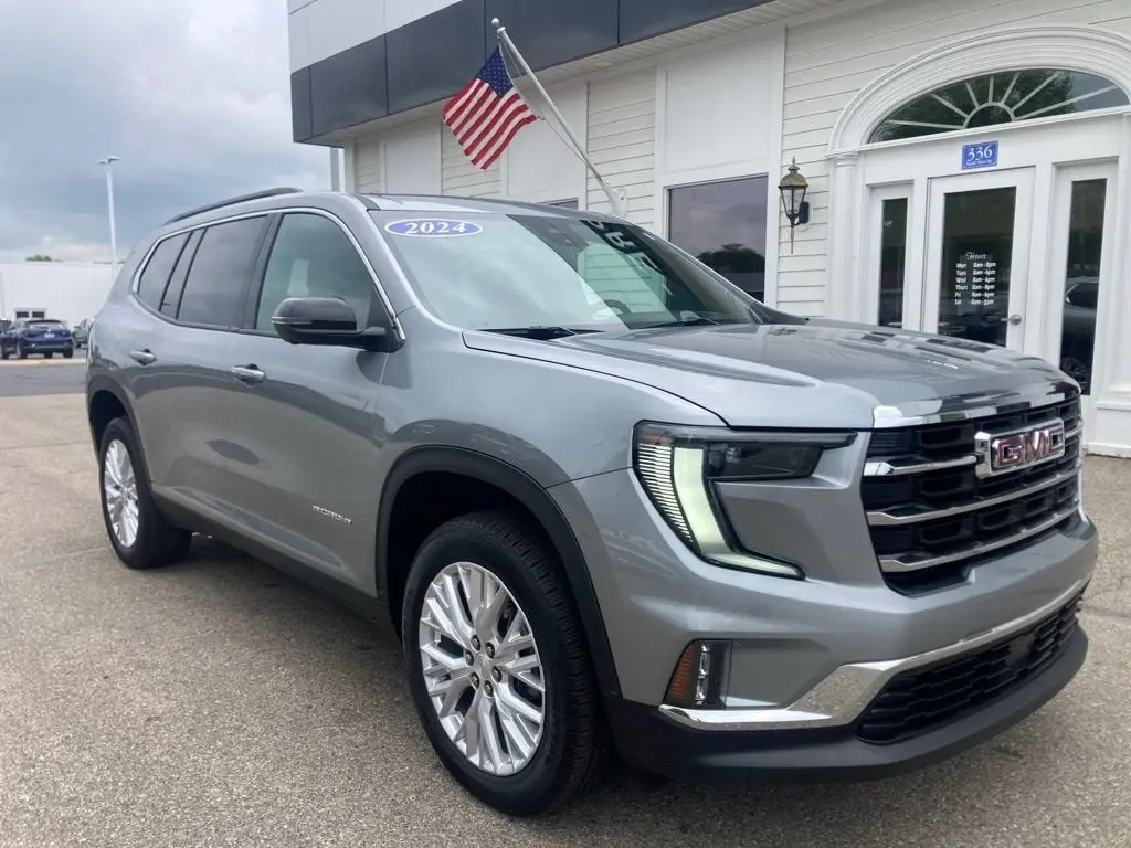 2024 GMC Acadia Elevation AWD photo 3