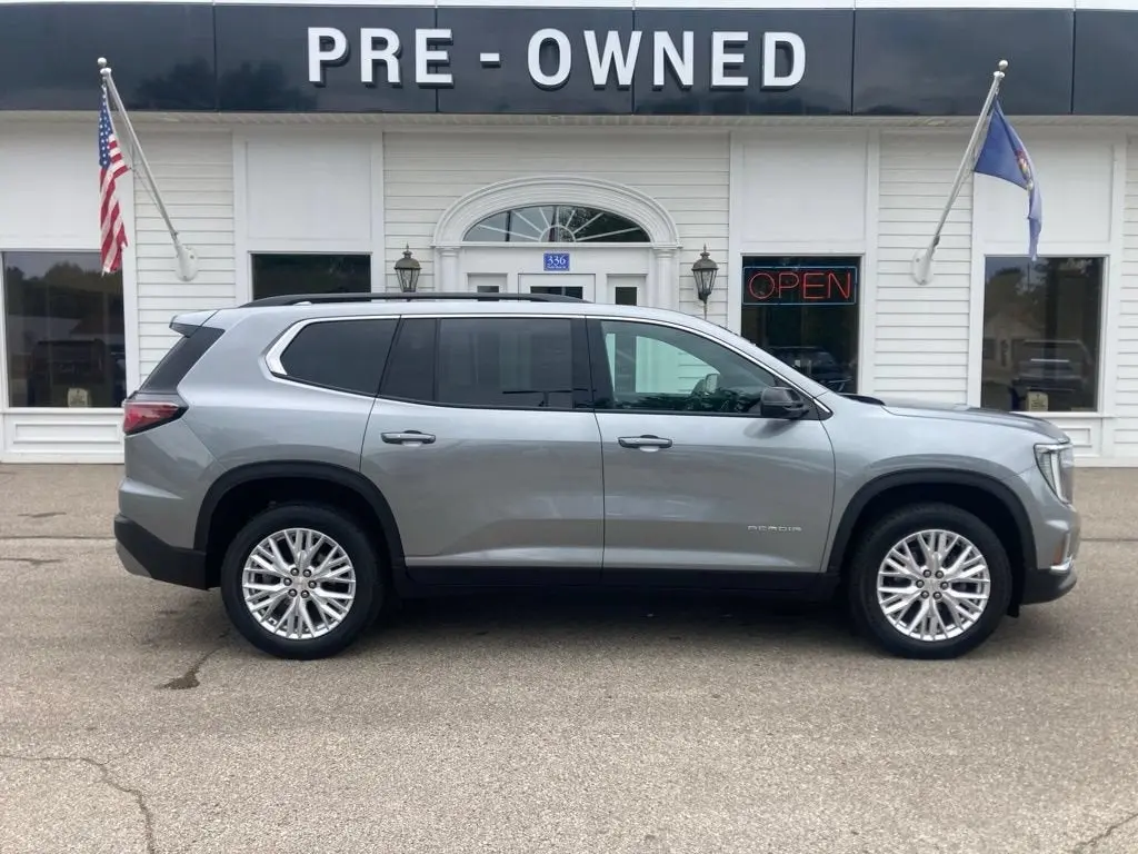 2024 GMC Acadia Elevation AWD photo 4