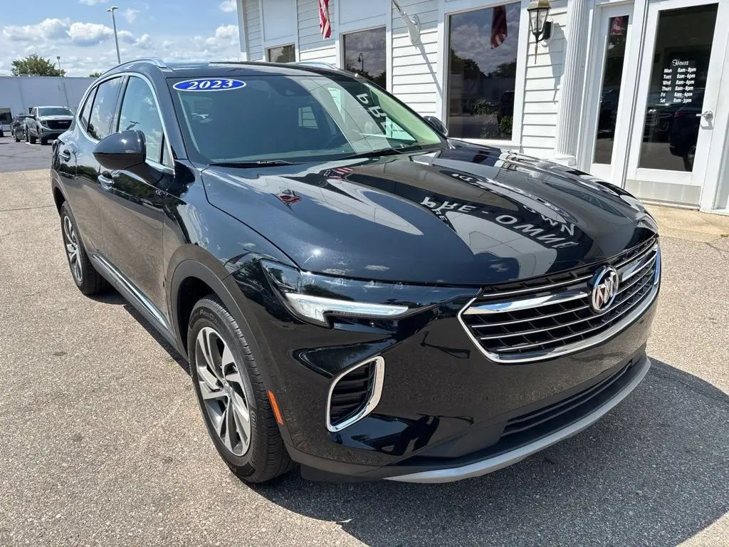 2023 Buick Envision Essence AWD photo 3