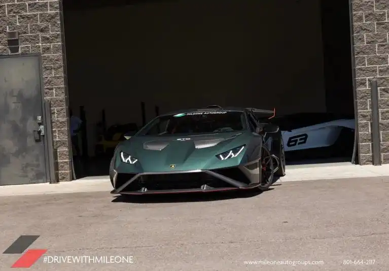 2023 Lamborghini Huracan STO Coupe's photo