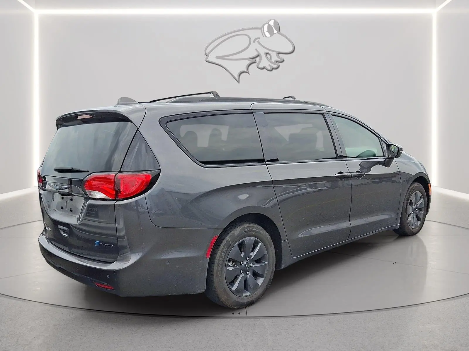 2020 Chrysler Pacifica Hybrid Limited photo 3