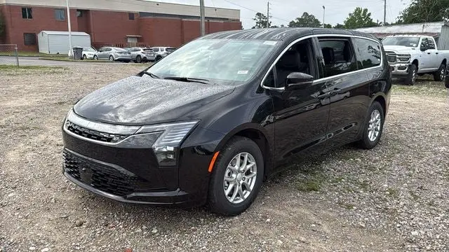 2027 Chrysler Pacifica Select photo 3
