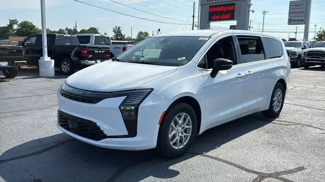 2027 Chrysler Pacifica Select photo 3