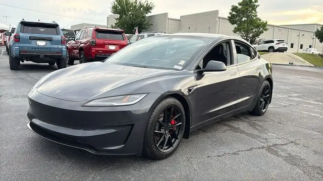 2024 Tesla Model 3 Performance photo 3