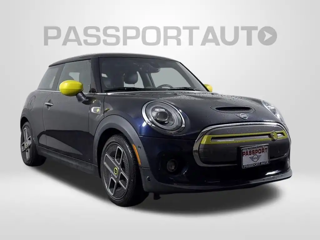 2021 MINI Hardtop Cooper SE's photo