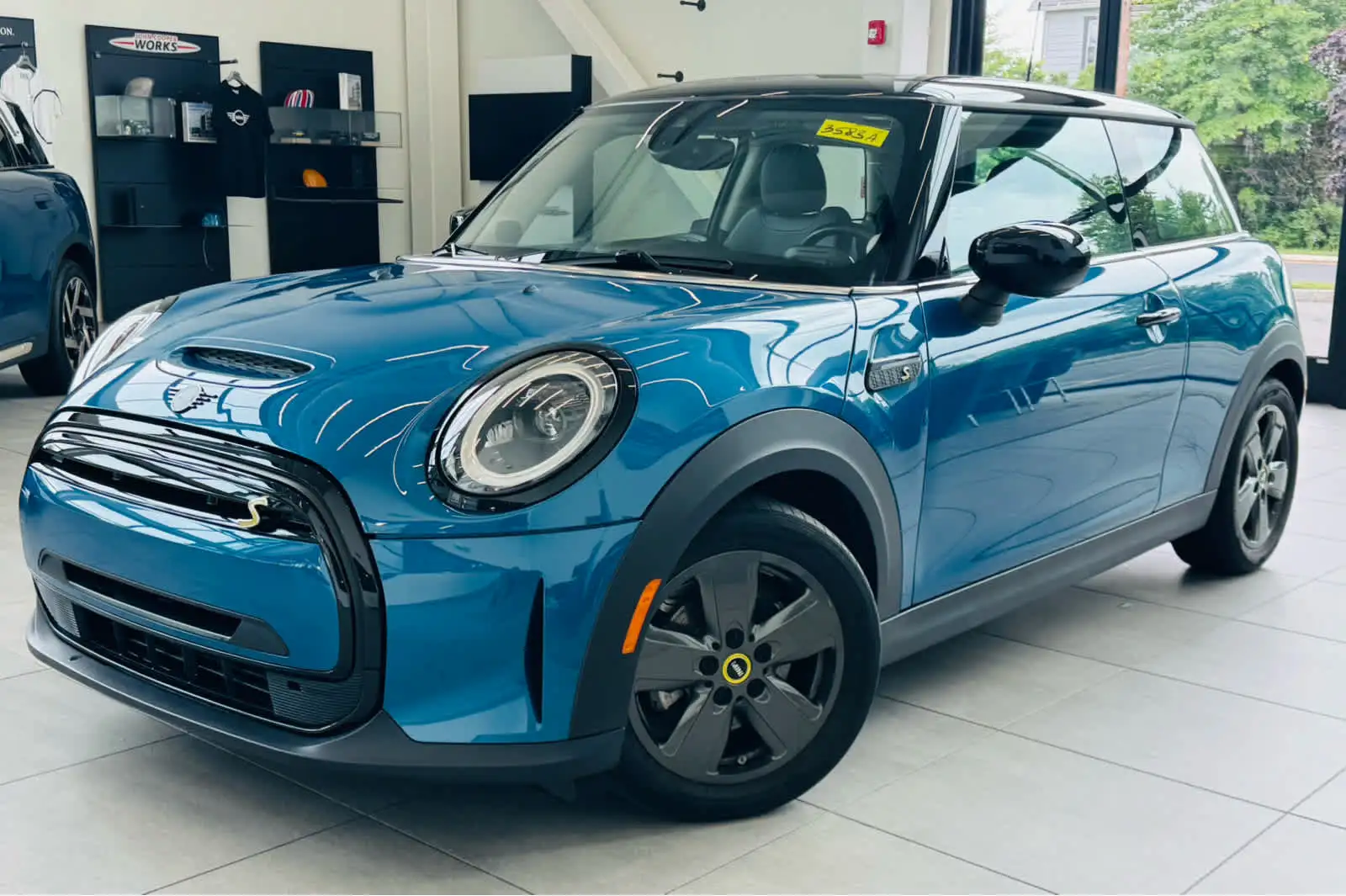 2024 MINI Hardtop Cooper SE's photo