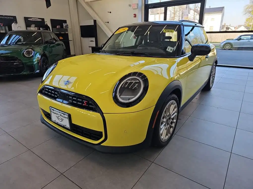 2025 MINI Hardtop Cooper S's photo