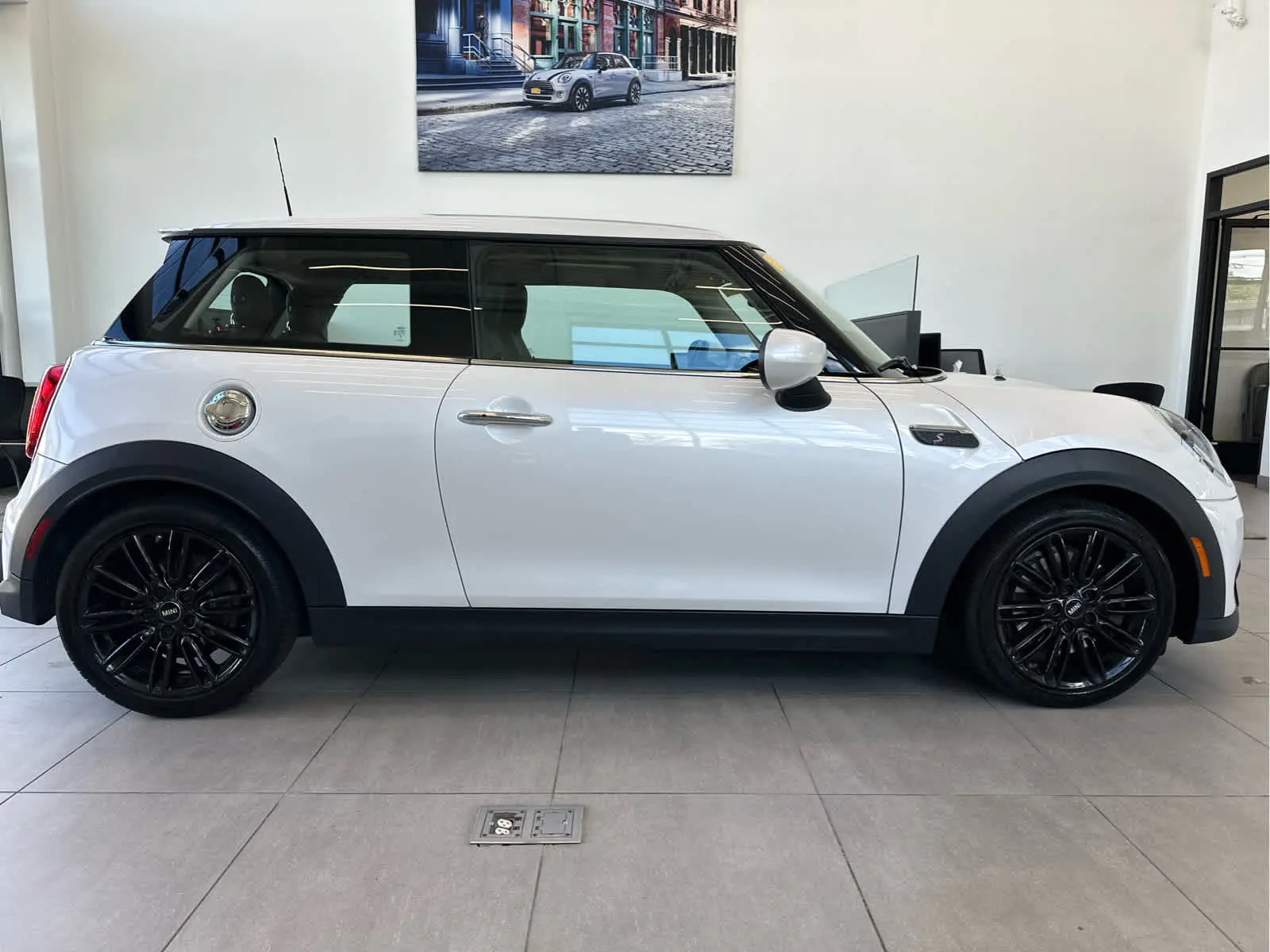 2024 MINI Hardtop Cooper S photo 3