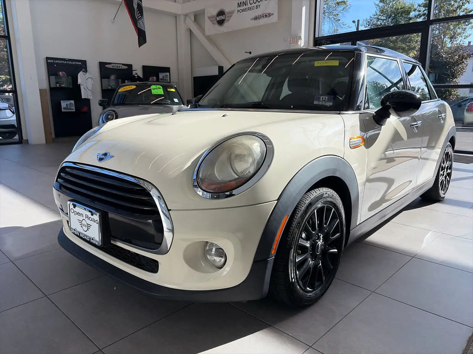 2017 MINI Cooper 4 Door photo 1