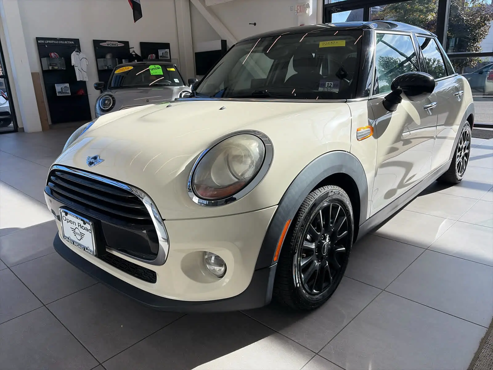 Vehicle Image 2