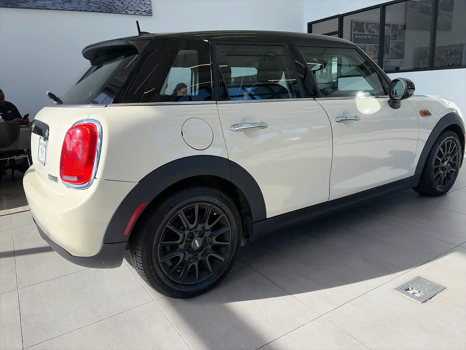 2017 MINI Cooper 4 Door photo 3