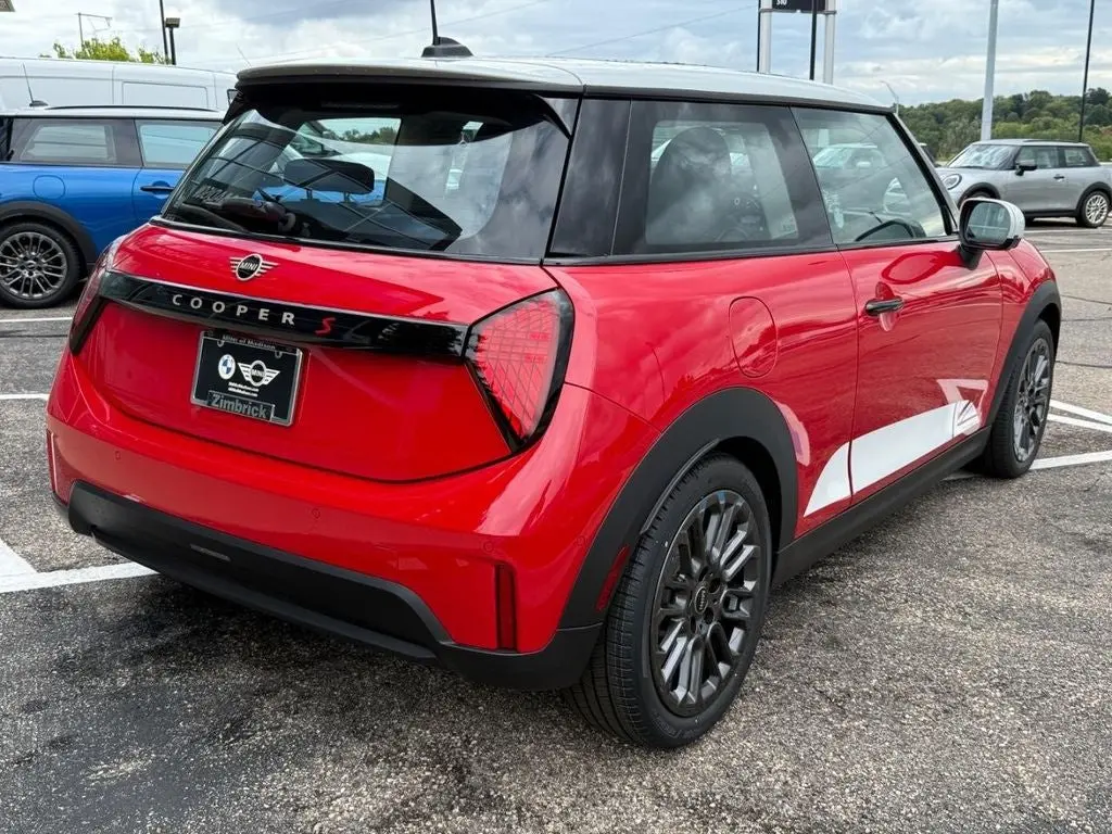 2025 MINI Hardtop Cooper S photo 3