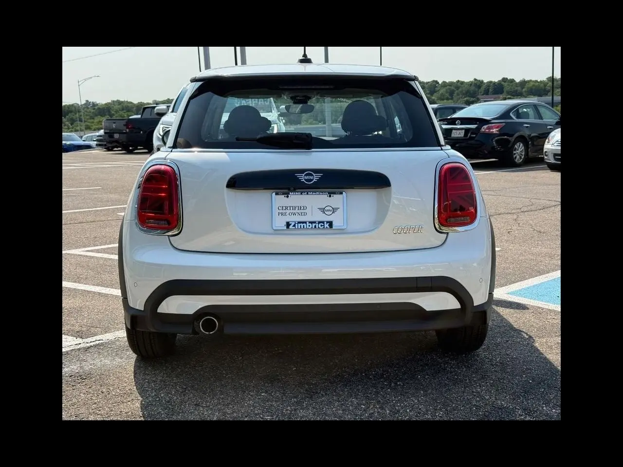 2024 MINI Hardtop Cooper photo 4