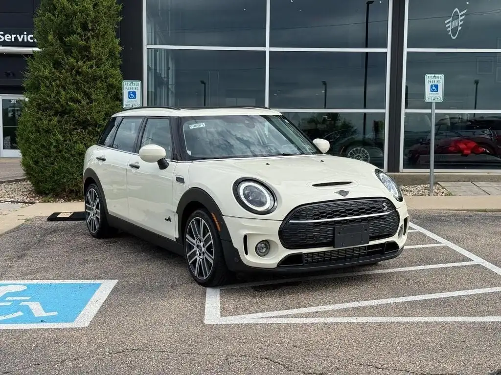 2023 MINI Clubman Cooper S ALL4's photo