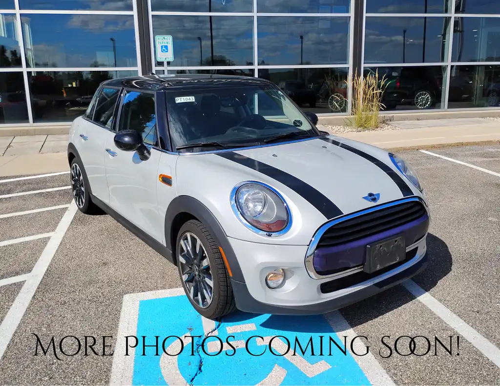 2016 MINI Cooper 4 Door's photo