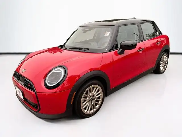 2025 MINI Hardtop Cooper S Signature's photo
