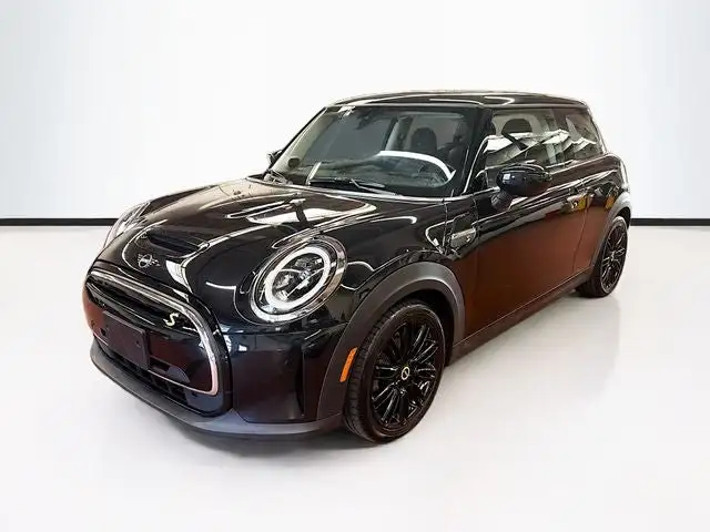 2024 MINI Hardtop Cooper SE's photo