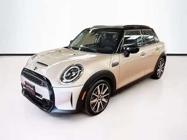 2024 MINI Hardtop Cooper S's photo