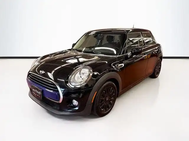 2018 MINI Cooper 4 Door's photo