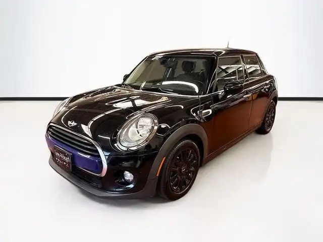 2018 MINI Cooper 4 Door's photo