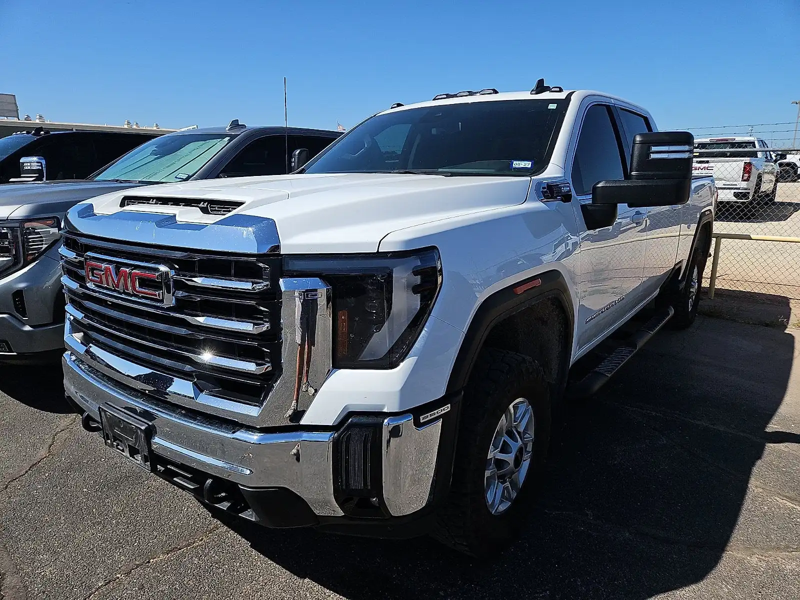 2025 GMC Sierra 4WD Crew Cab Standard Box SLE's photo