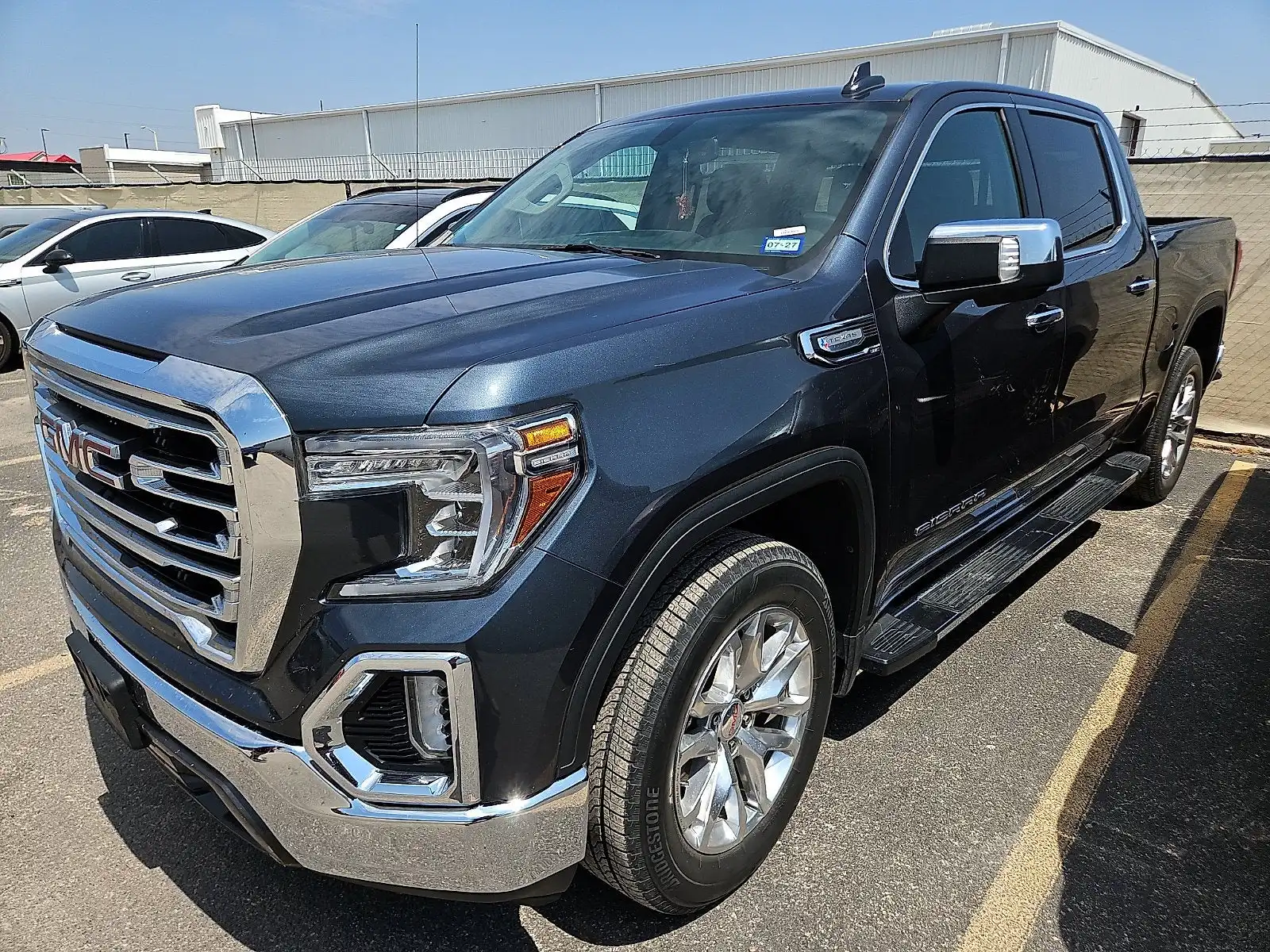 2021 GMC Sierra SLT 2WD Crew Cab Short Box's photo