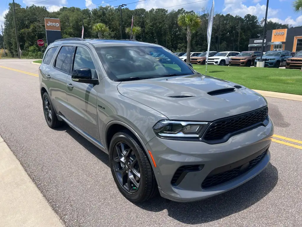 2027 Dodge Durango HEMI V8 GT AWD Plus photo 1