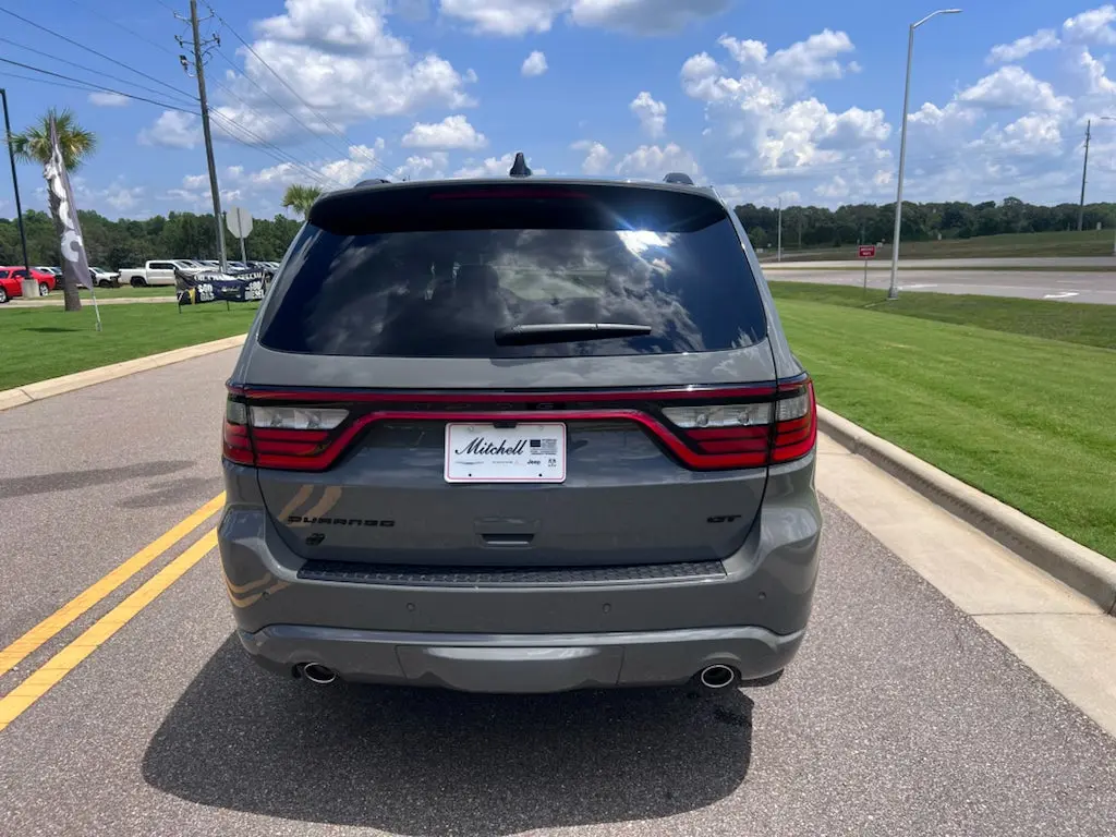 2027 Dodge Durango HEMI V8 GT AWD Plus photo 5