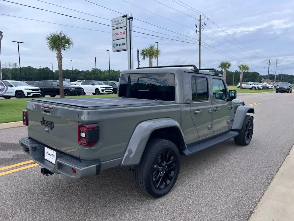 2023 Jeep Gladiator High Altitude photo 3